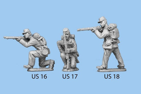 US-17 Union Infantry in Sack Coats / Backpack - Kneeling and Reaching for Cartridge