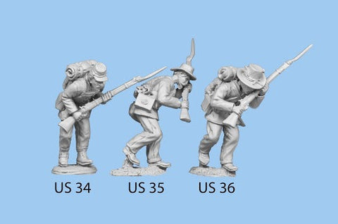 US-34 Union Infantry in Sack Coats / Backpack / Advancing with rifle in both hands