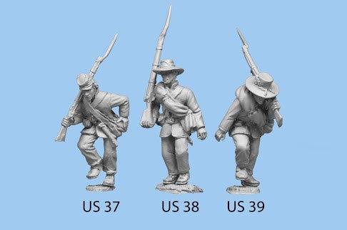 US-37 Union Infantry in Sack Coats / Backpack / Advancing / Rifle on Shoulder, other hand on canteen